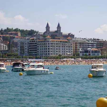 阿拉米达膳食公寓 2*